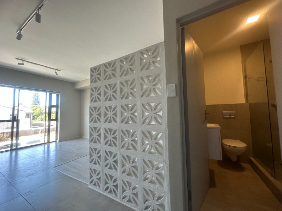  Bedroom Property for Sale in Table View Western Cape